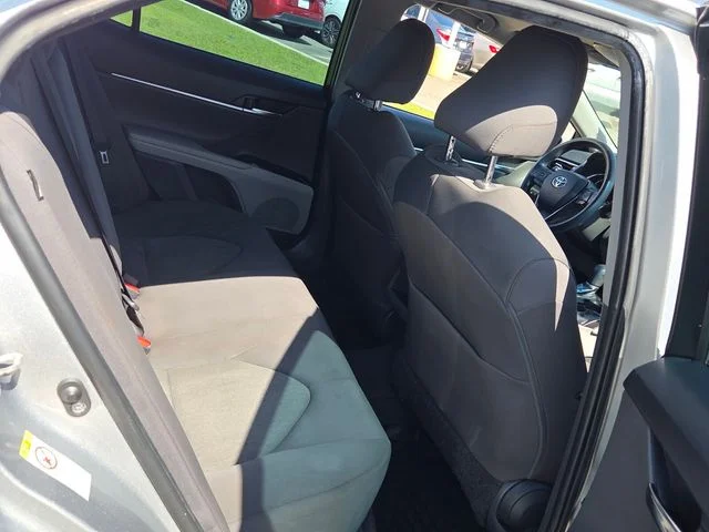 Used 2018 Silver Toyota LE image 14