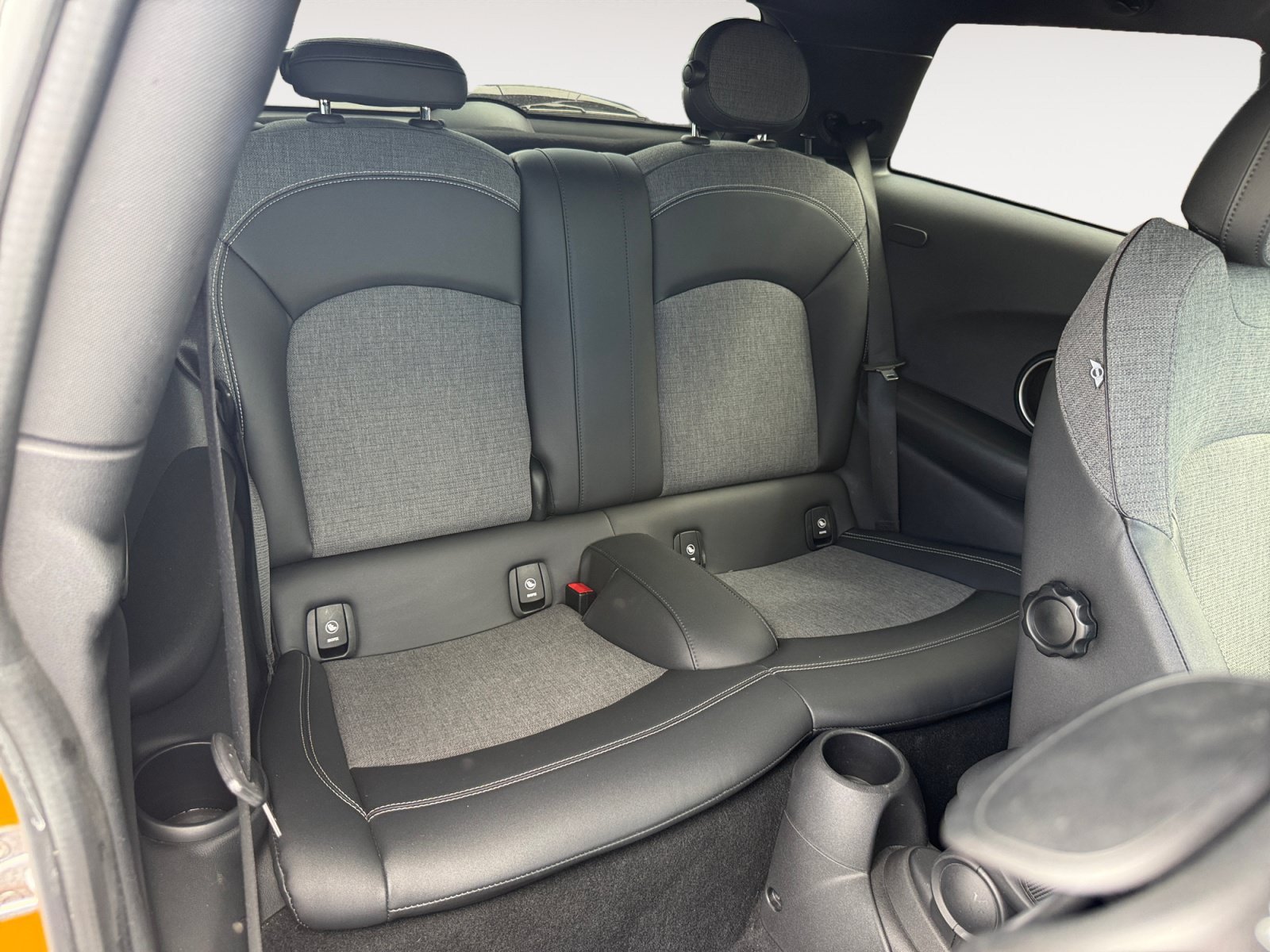Used 2015 Volcanic Orange MINI Base image 18