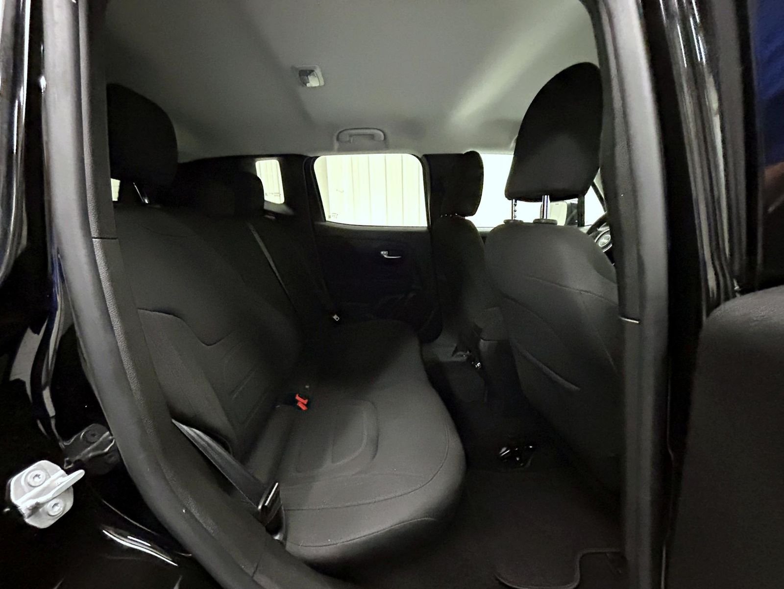 Used 2020 Black Jeep Latitude image 18