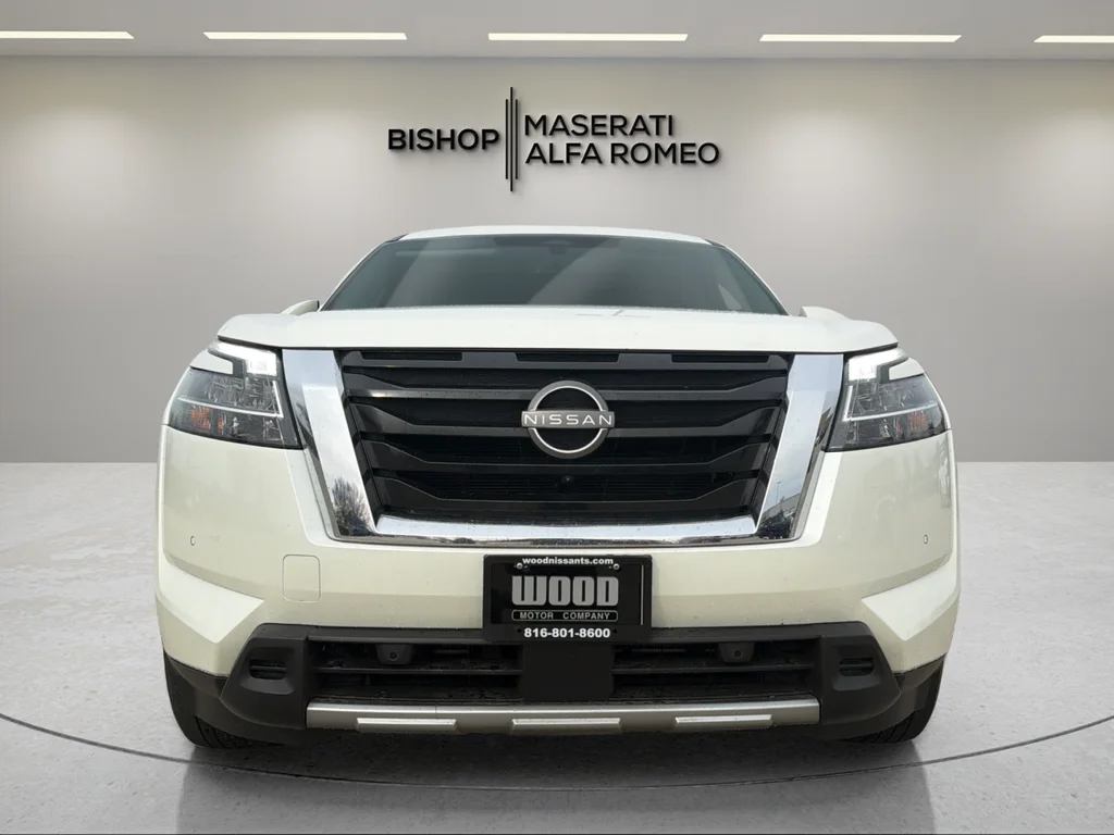 Used 2023 White Nissan SL image 2
