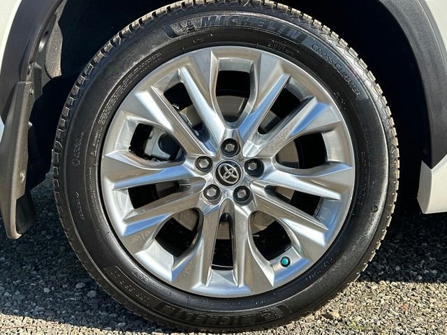 Used 2021 Blizzard Pearl Toyota Limited image 35