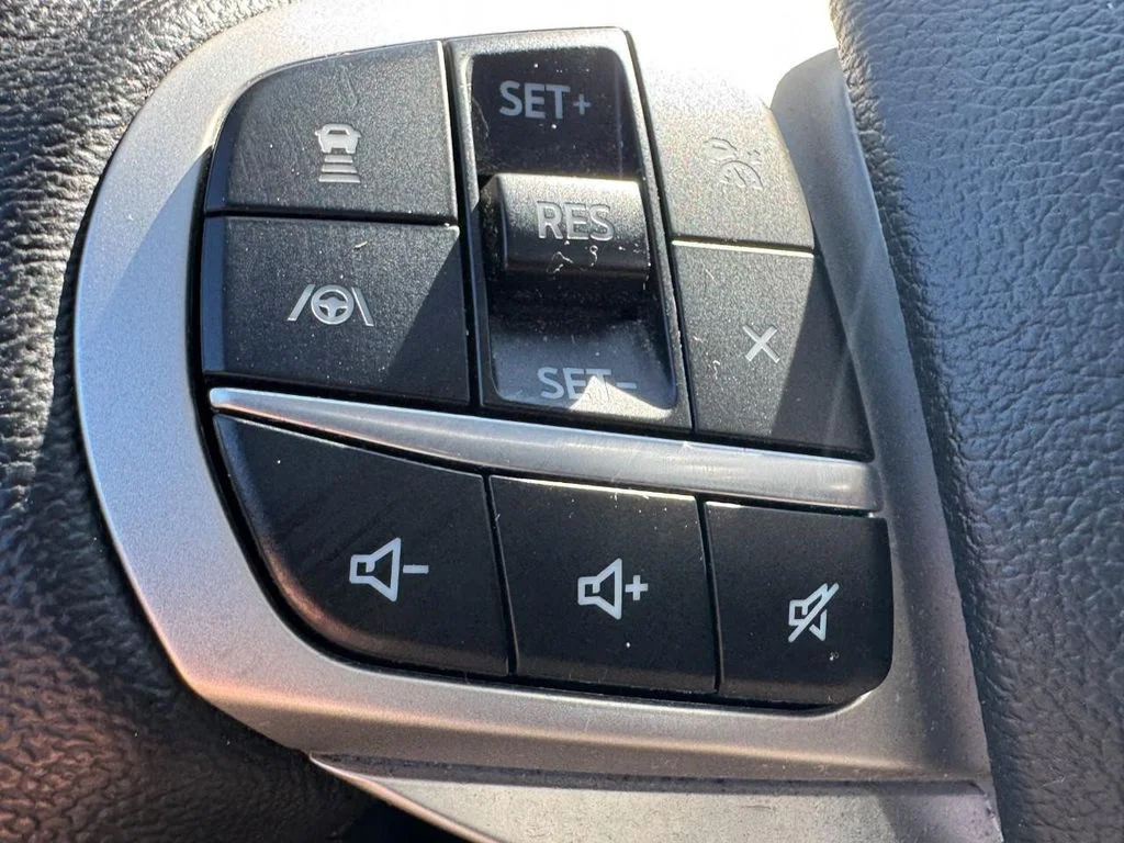 Used 2023 Agate Black Metallic Ford XLT image 18