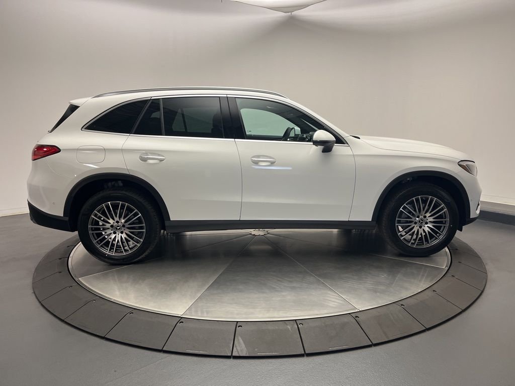 Used 2026  Mercedes-Benz GLC 300 image 8