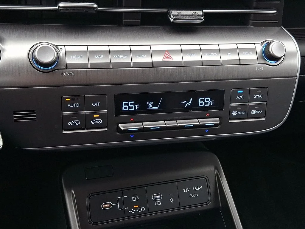 2024 Hyundai Kona Limited - Photo 17
