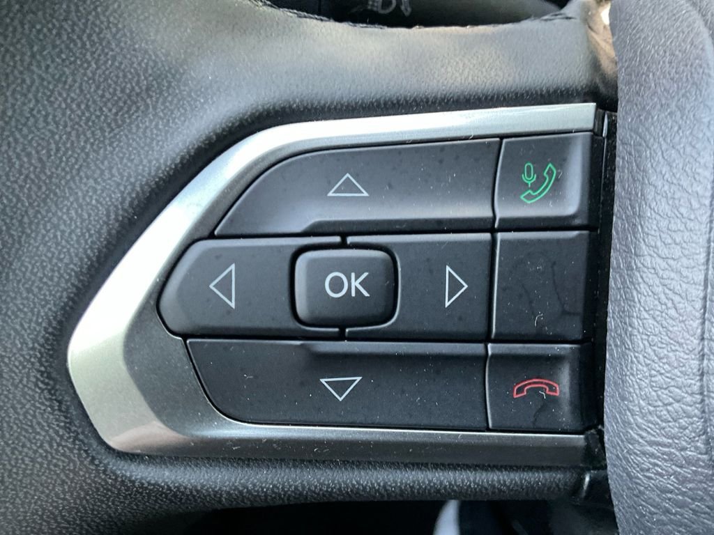 Used 2024 Silver Jeep Limited image 32
