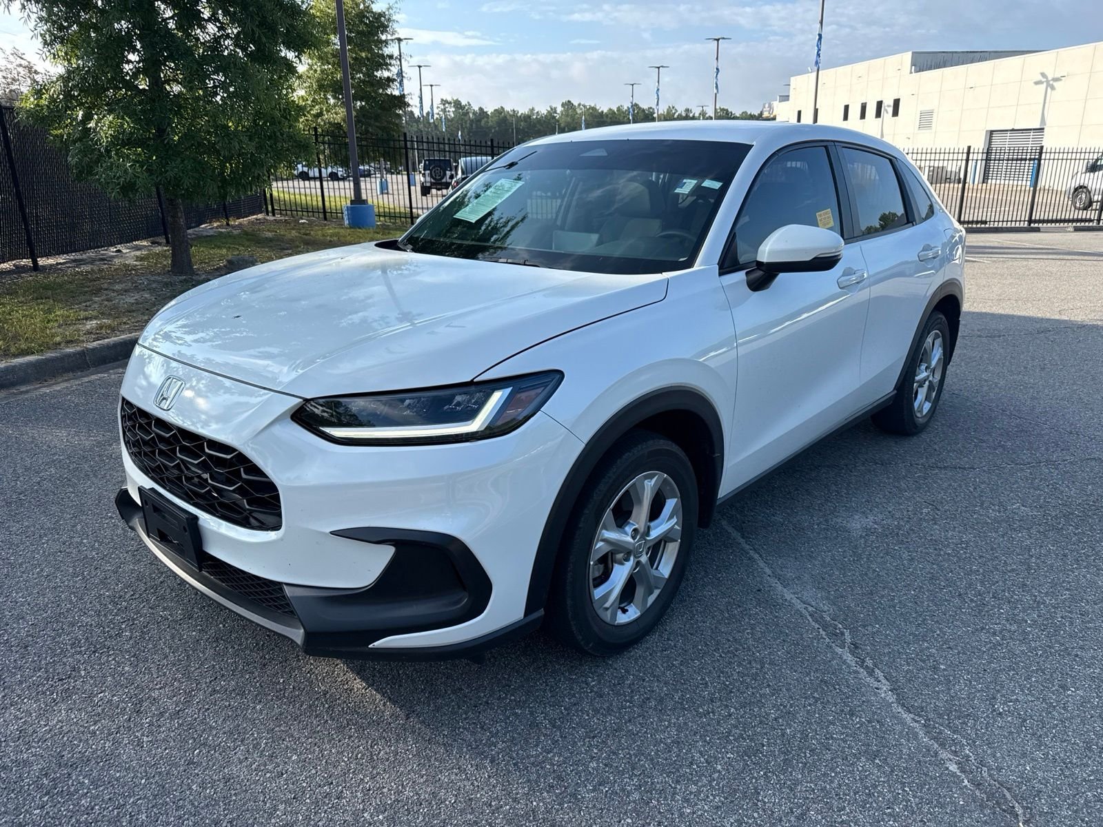 Used 2023 White Honda LX image 1