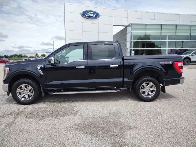 Certified Used 2021 Blue Metallic Ford Lariat image 2