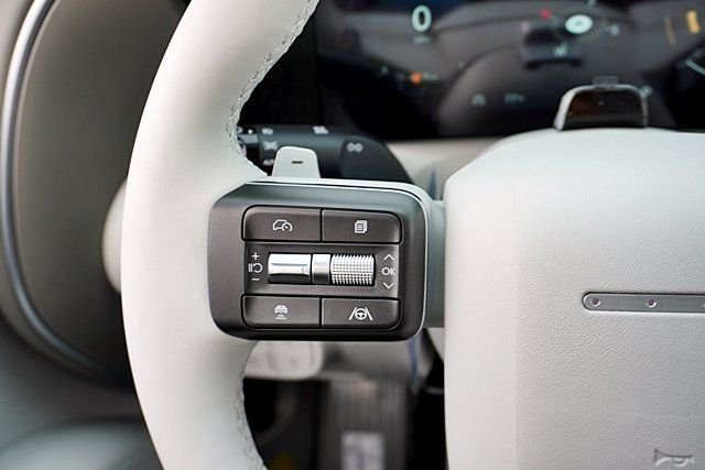 New 2026 Gray Hyundai SEL Premium image 38