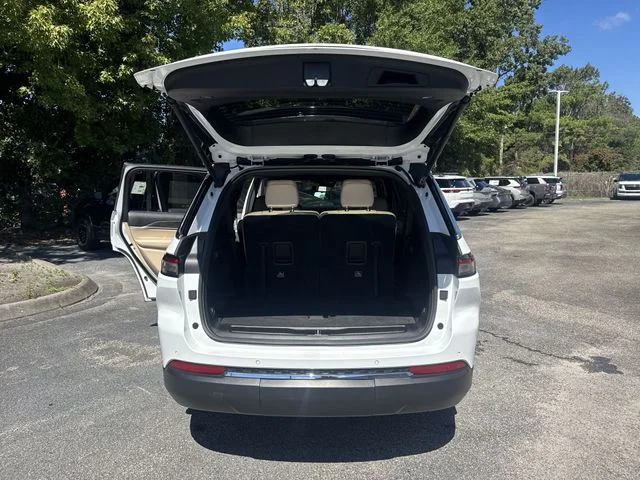 Used 2023 White Jeep Limited image 13