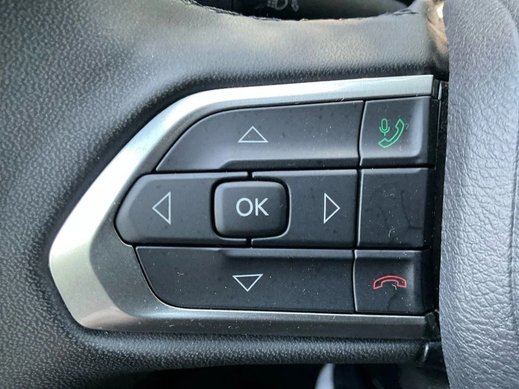 Used 2024 Silver Jeep Limited image 32