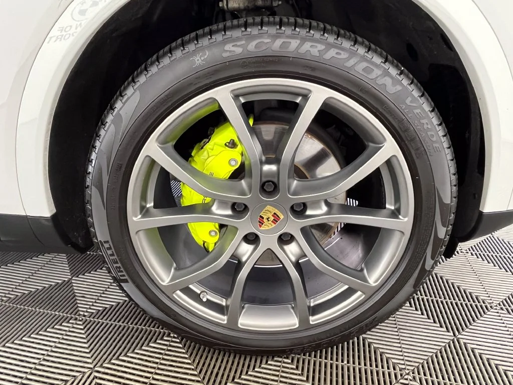 Used 2021 Chalk Porsche Base image 17