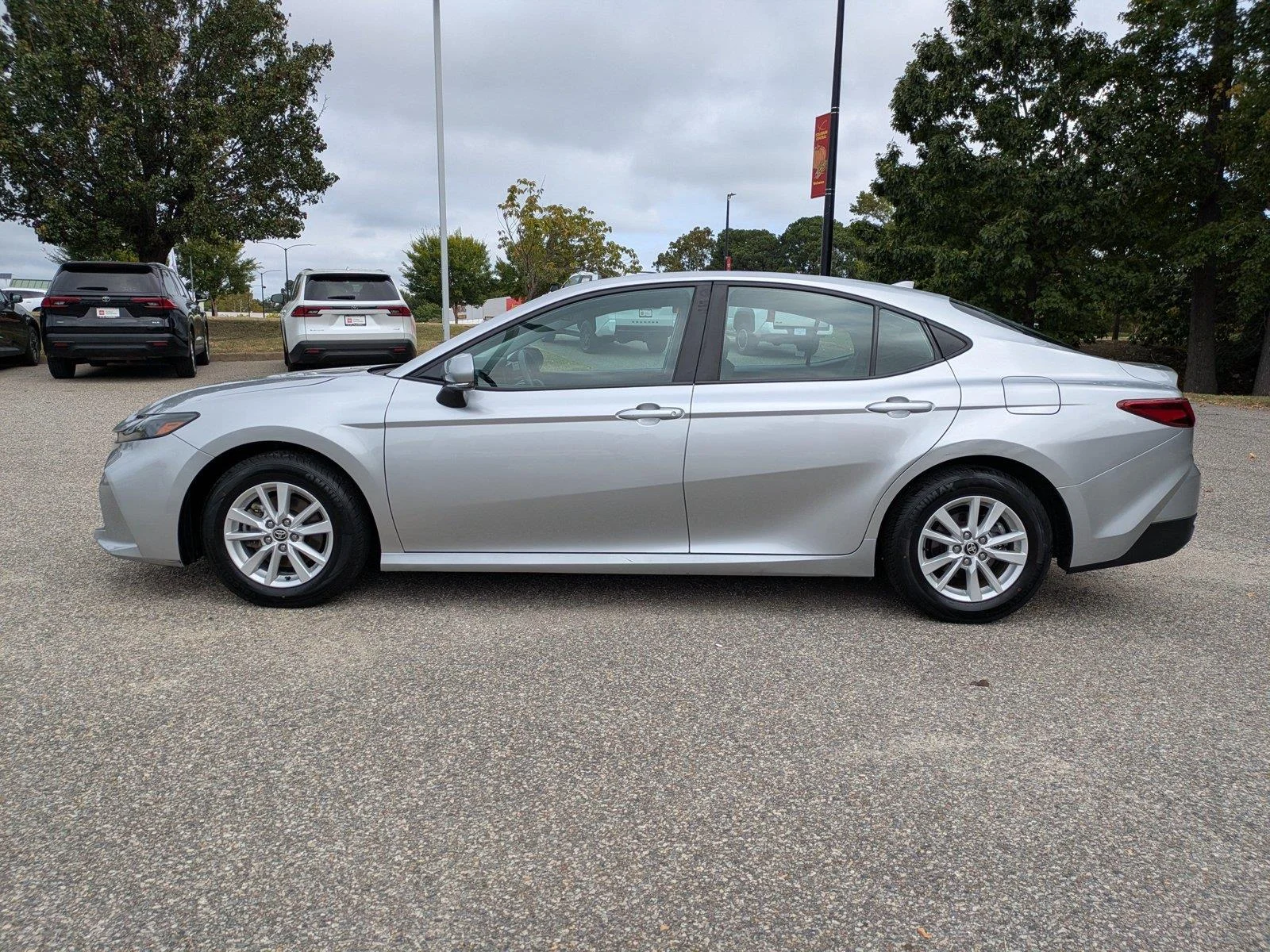 Certified Used 2025  Toyota LE image 7