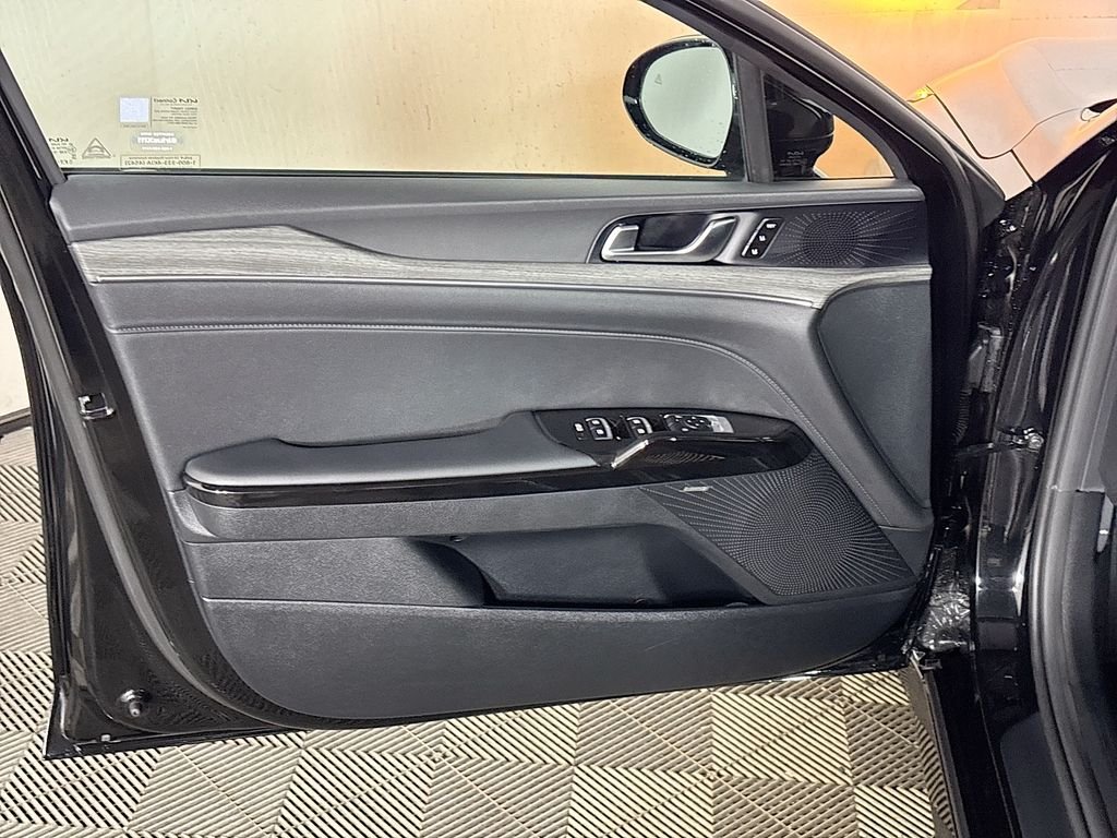 Used 2025 Black Kia EX image 10