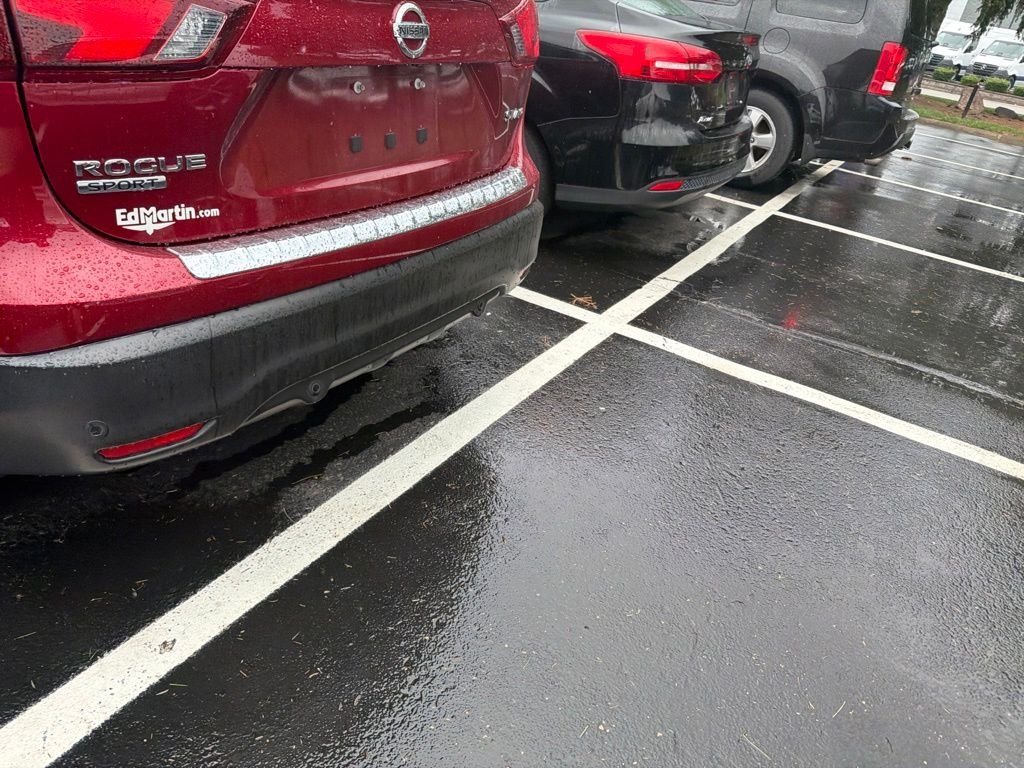 Used 2019 Scarlet Nissan SV image 2