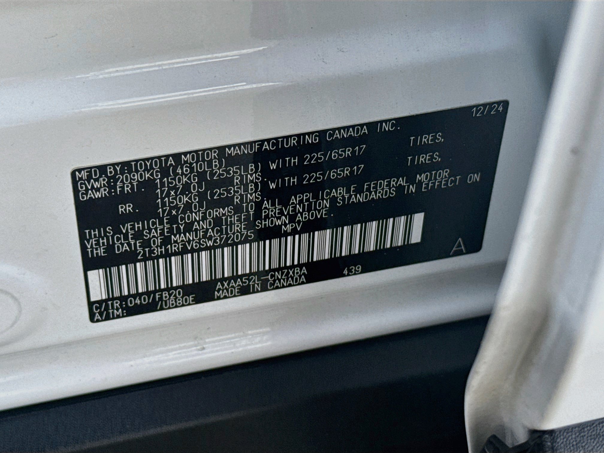 Used 2025 Ice Toyota LE image 35