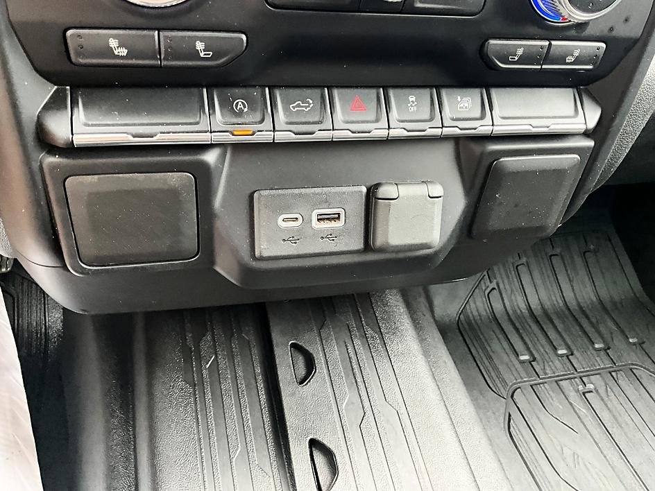 Used 2020 White GMC Elevation image 27