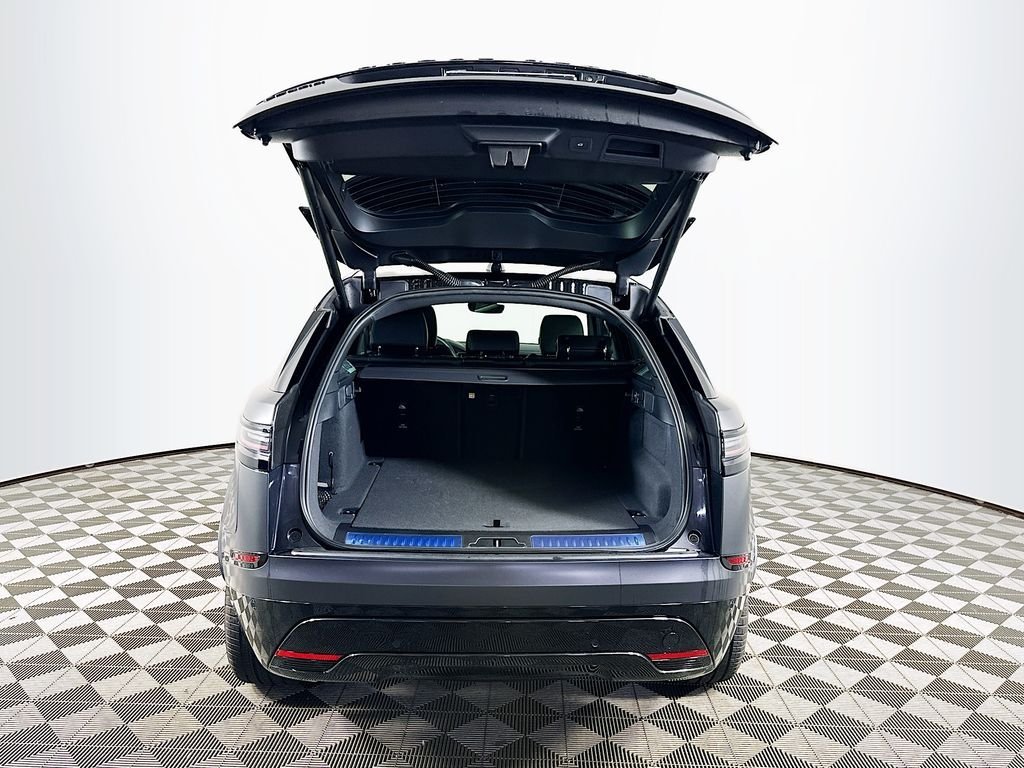 New 2026 Carpathian Grey LAND ROVER  image 28