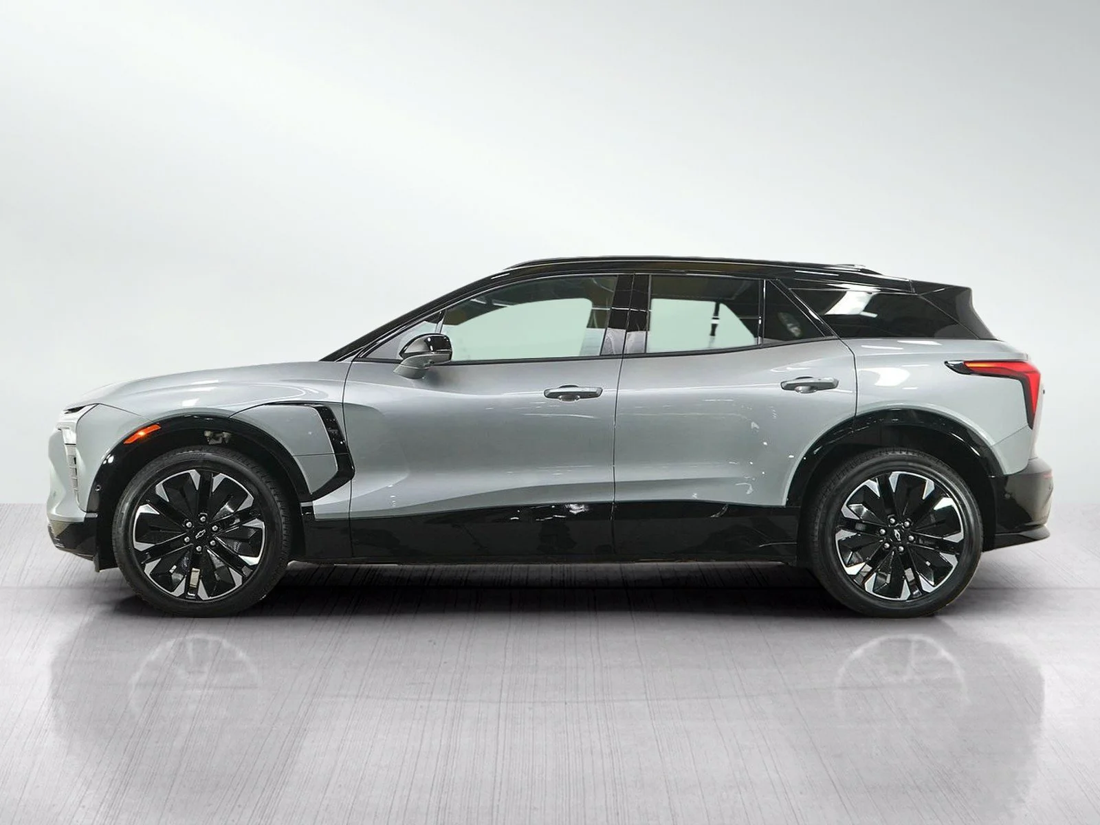 Used 2026 Chevrolet Blazer EV RS with VIN 3GNKD1RJXTS100223 for sale in Bloomington, MN