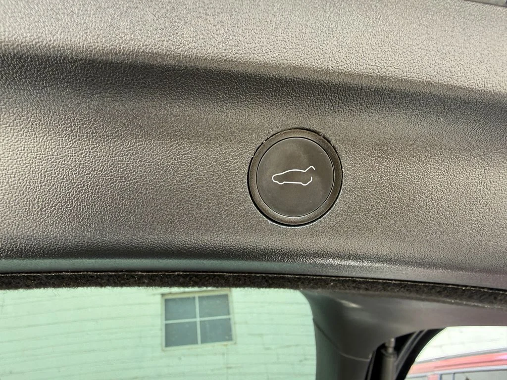 Used 2022 Black Tesla Long Range image 25