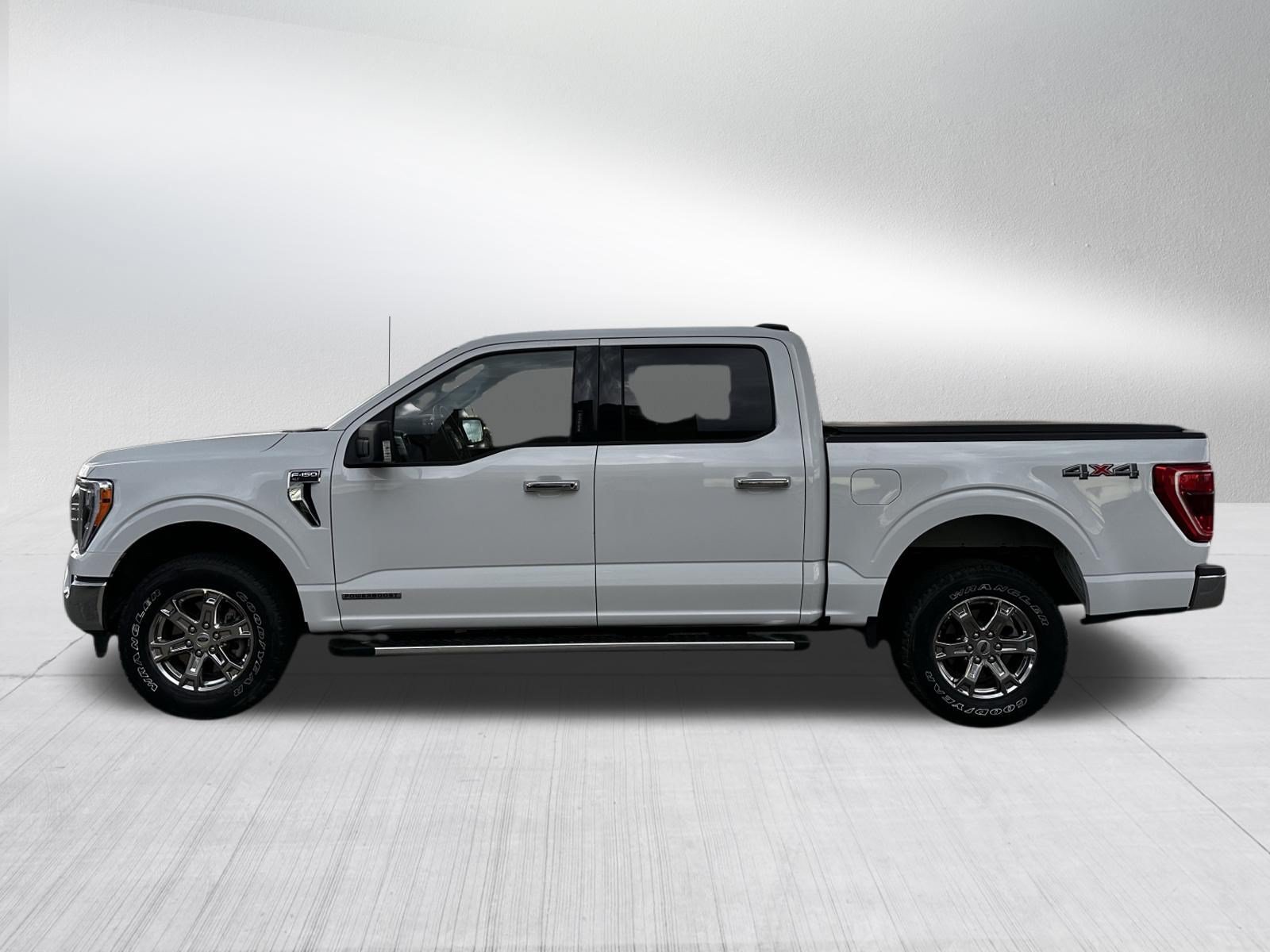 Certified Used 2023 Oxford White Ford XLT image 4