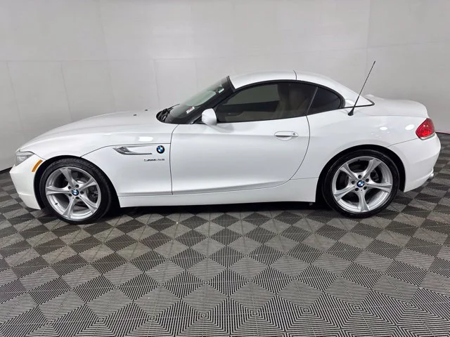 Used 2016 White BMW sDrive28i image 6