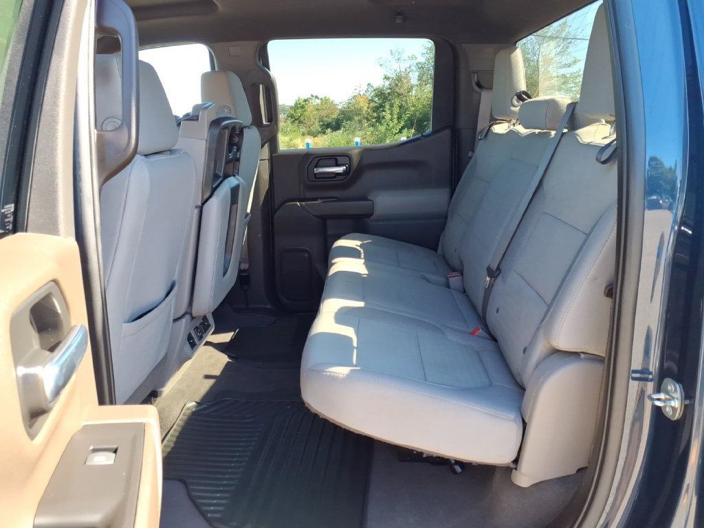 Used 2020 Blue Metallic Chevrolet LT image 4