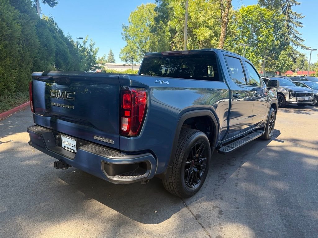 Used 2024 Blue GMC Elevation image 3