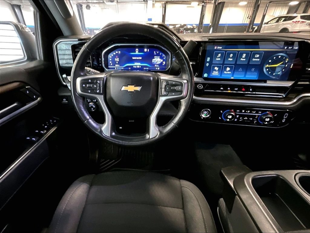 Used 2022 Gray Chevrolet LT image 17