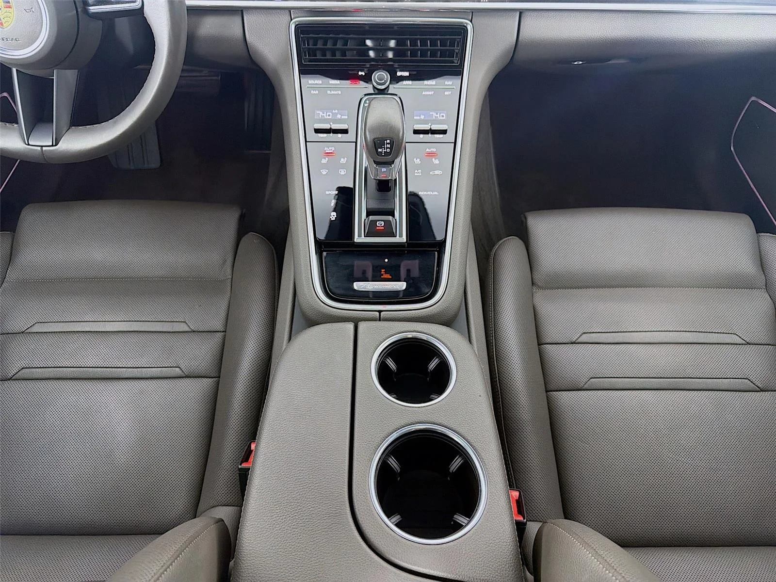 2023 Porsche Panamera Platinum Edition - Photo 20