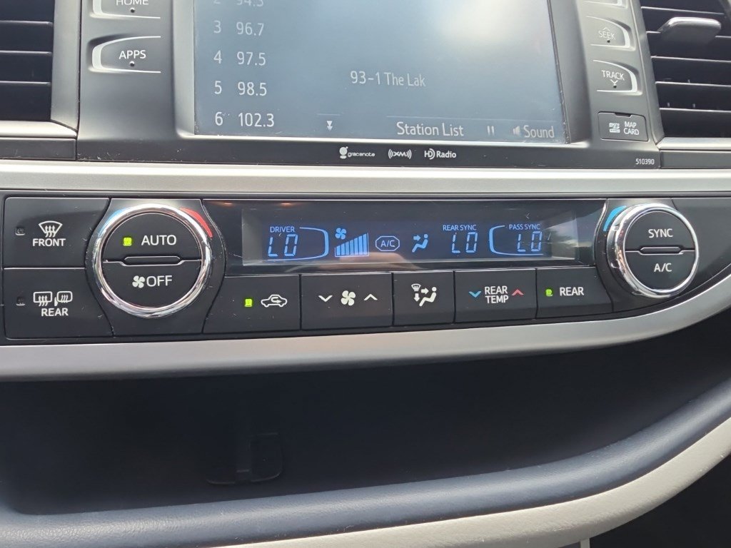 Used 2019 Shoreline Mist Toyota XLE image 35