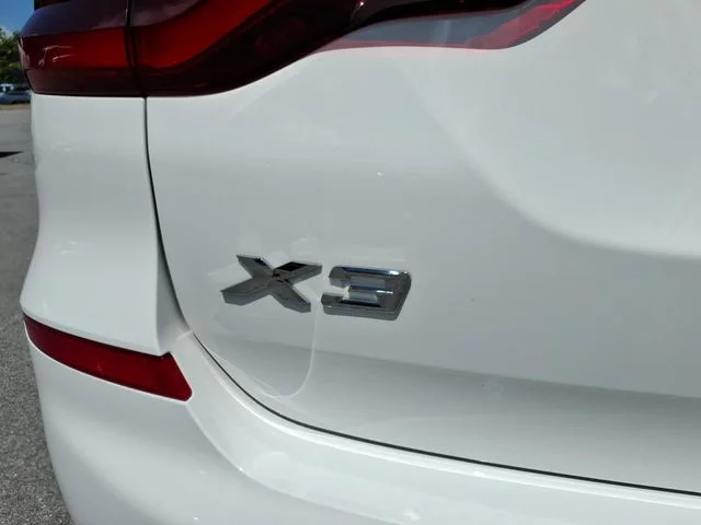 Used 2020 White BMW xDrive30i image 11