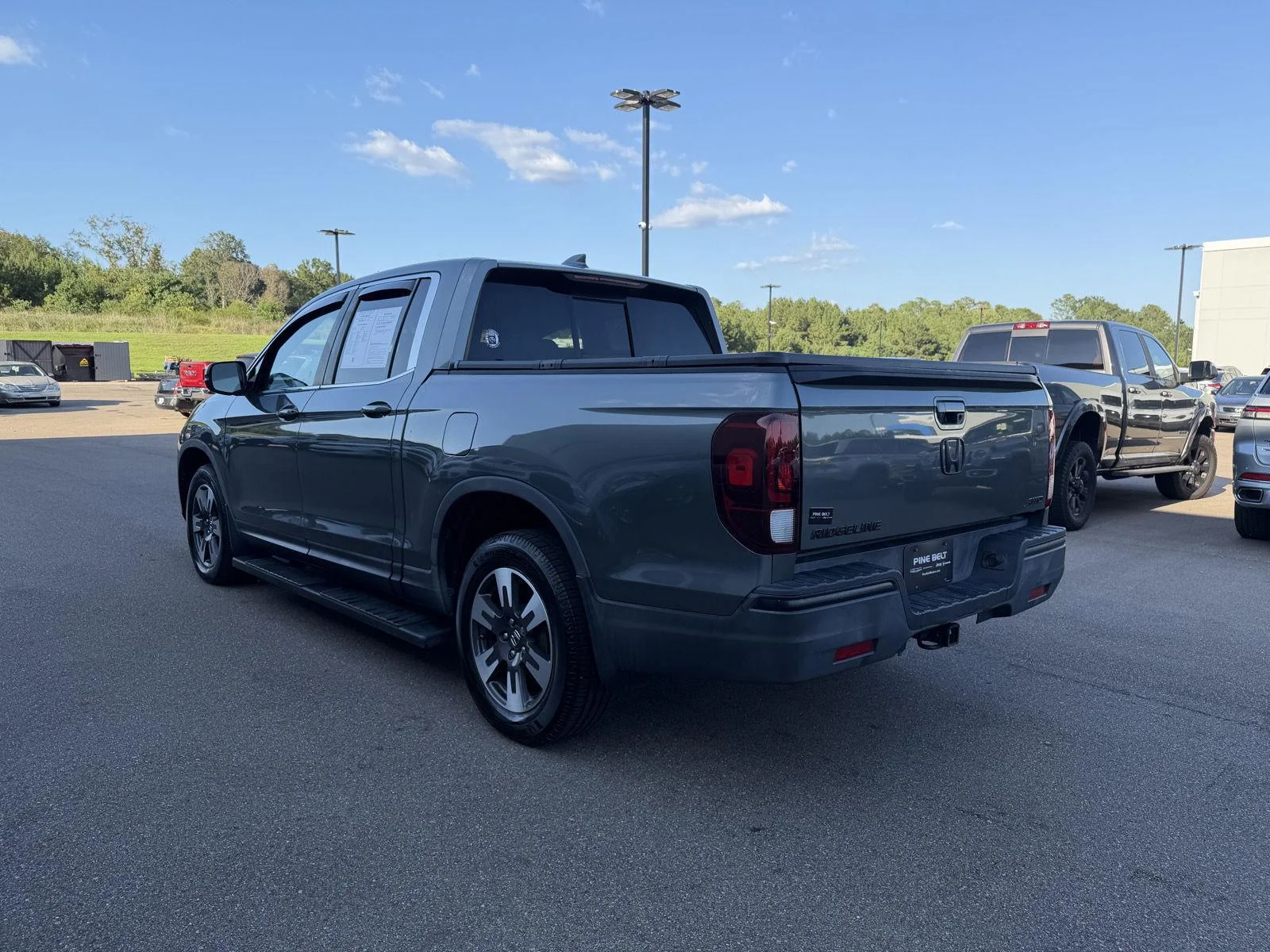 Used 2019 Forest Mist Metallic Honda RTL image 4