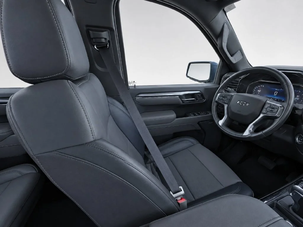 Used 2022 Blue Chevrolet ZR2 image 24