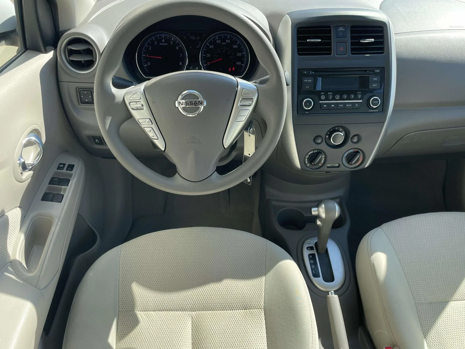 Used 2015 White Nissan 4dr Sdn CVT 1.6 SV image 7