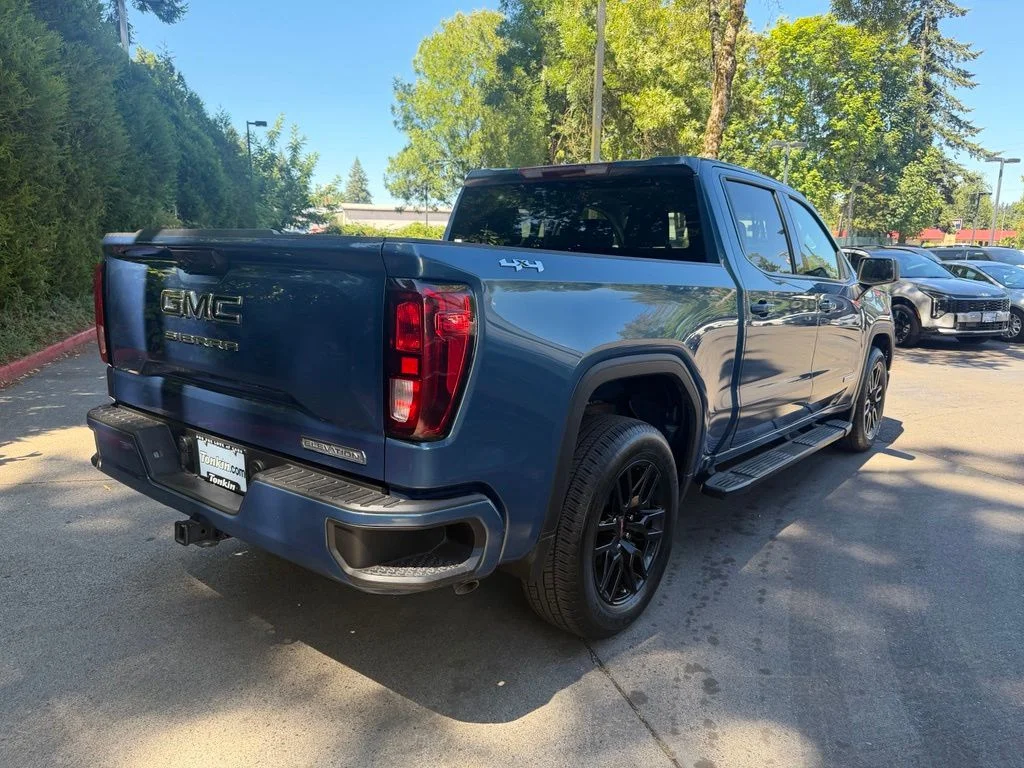 Used 2024 Blue GMC Elevation image 4