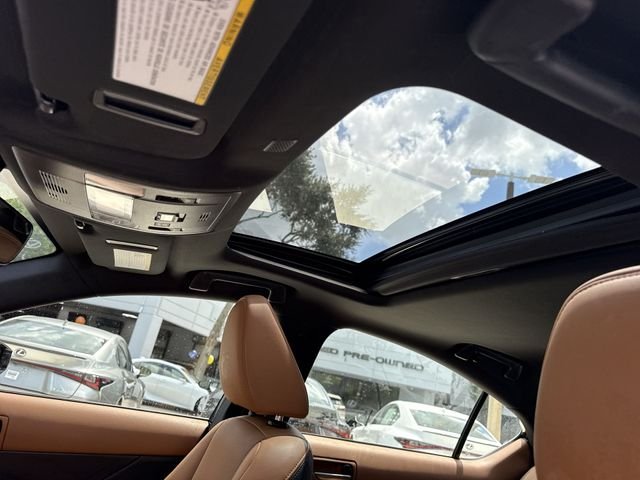 2024 Lexus IS 300 - Photo 22