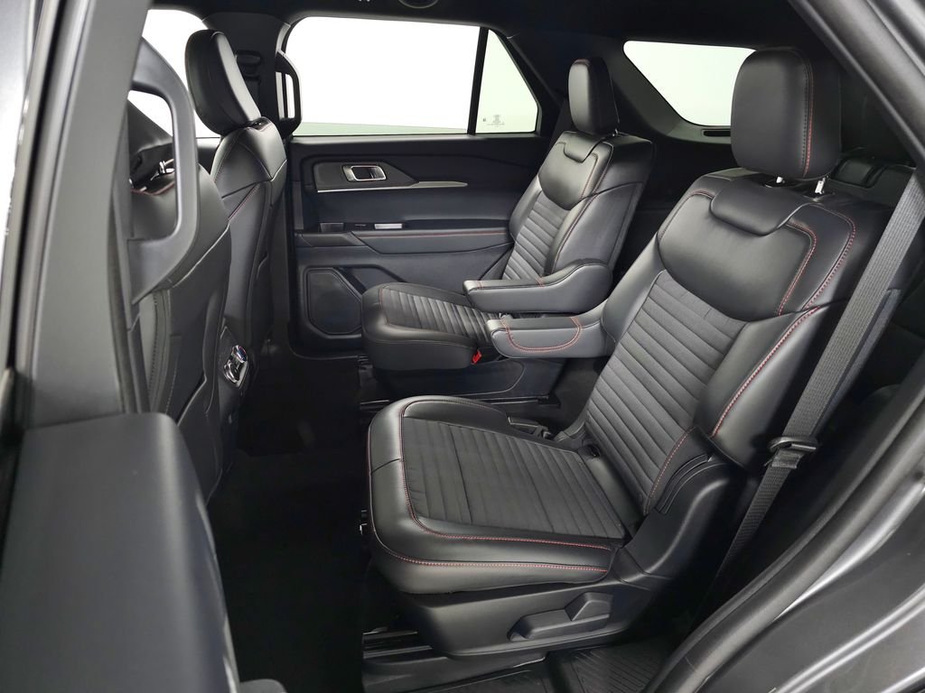 Used 2025 Gray Metallic Ford ST-Line image 32