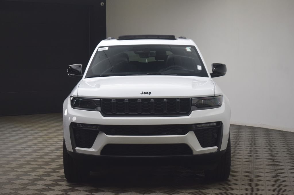 New 2026 Bright White Clear-Coat Exterior Paint Jeep Limited image 2