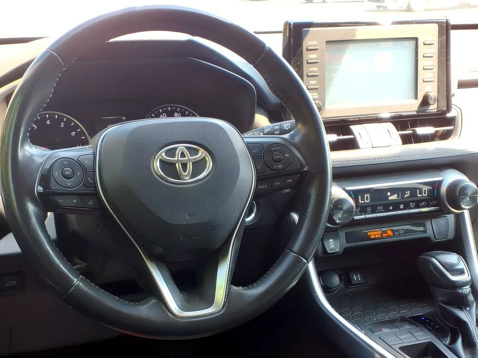 Used 2019 Ruby Flare Pearl Toyota XLE Premium image 12