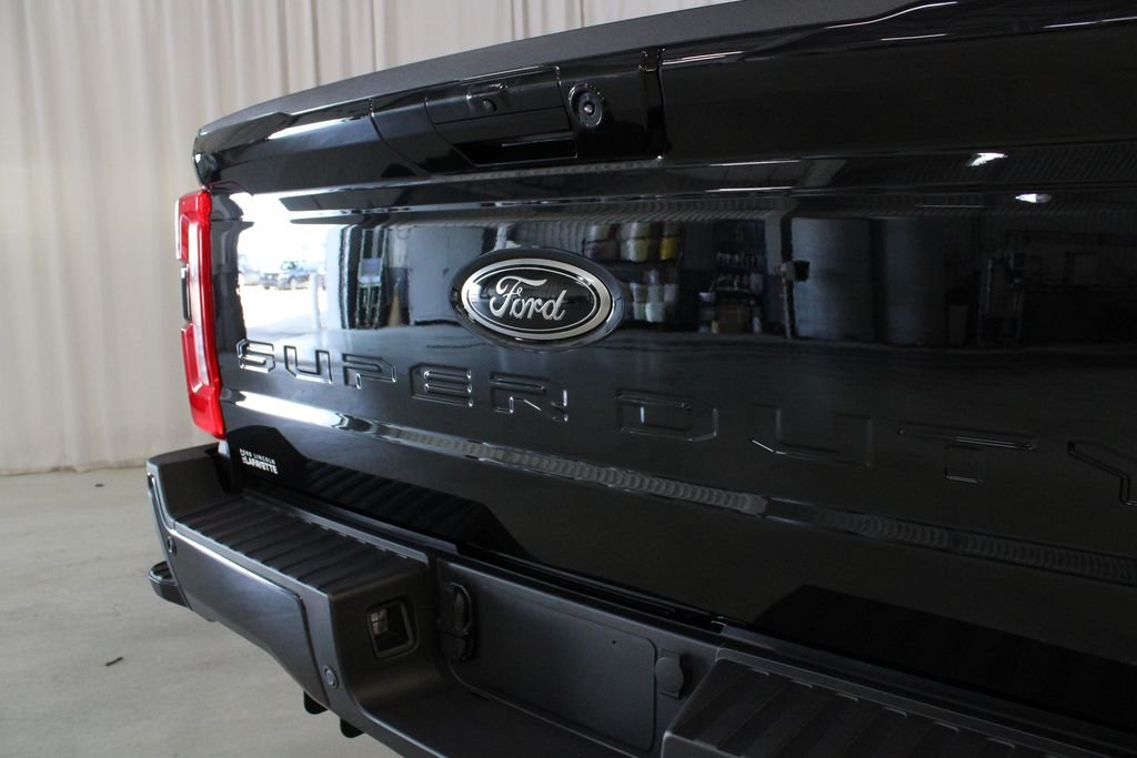New 2026 Agate Black Metallic Ford XLT image 32