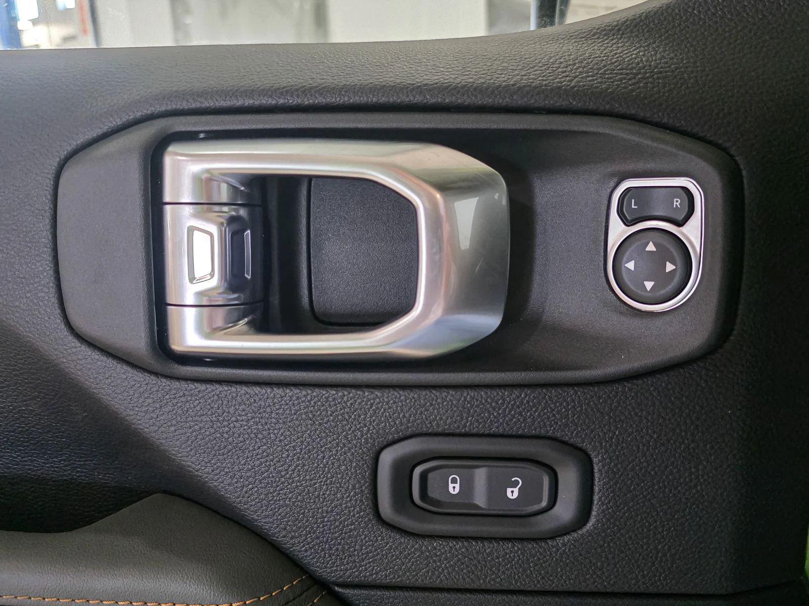 New 2026 Mojito (DISC) Jeep Mojave X image 18