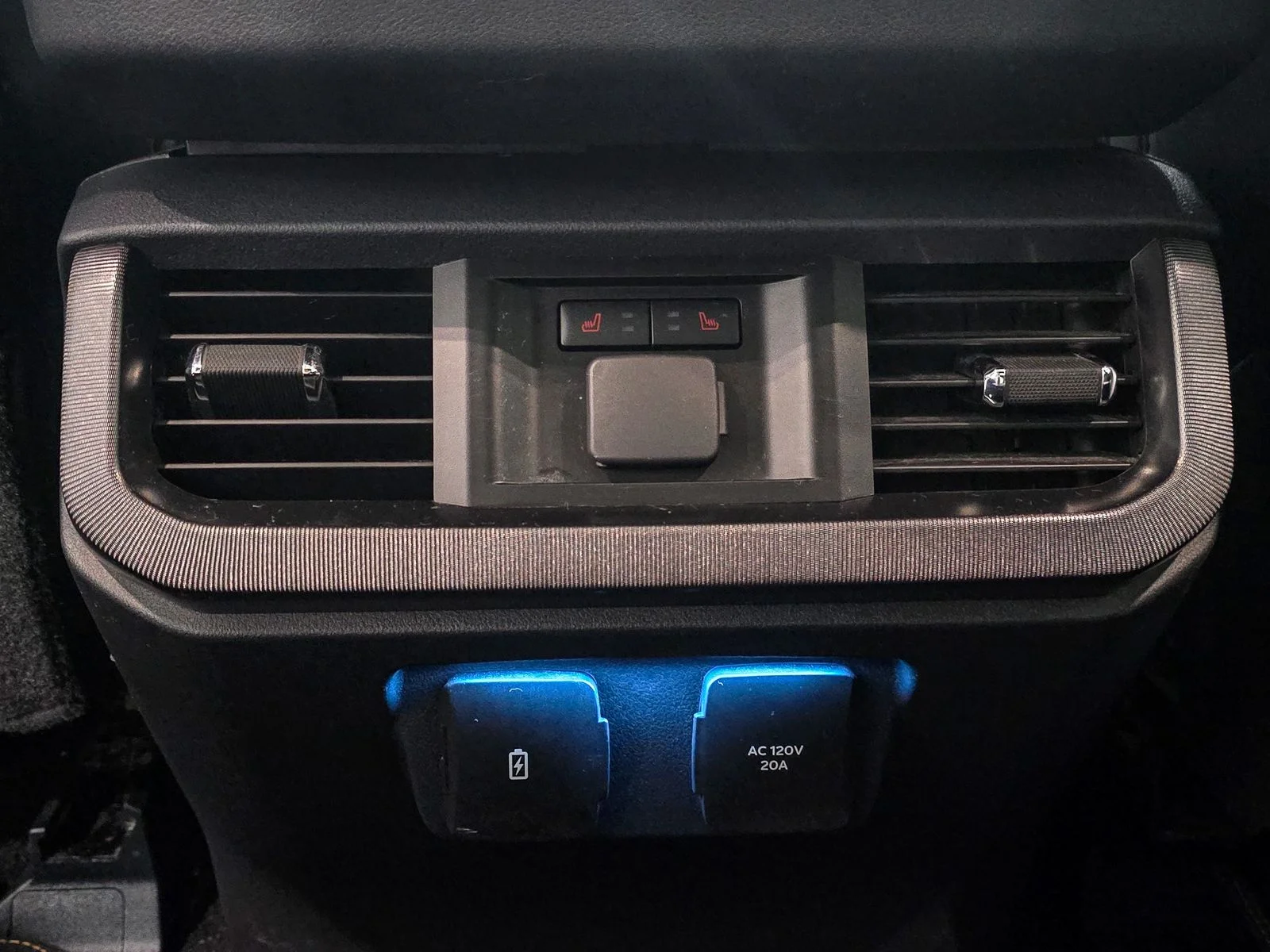 Used 2023  Ford Platinum image 23
