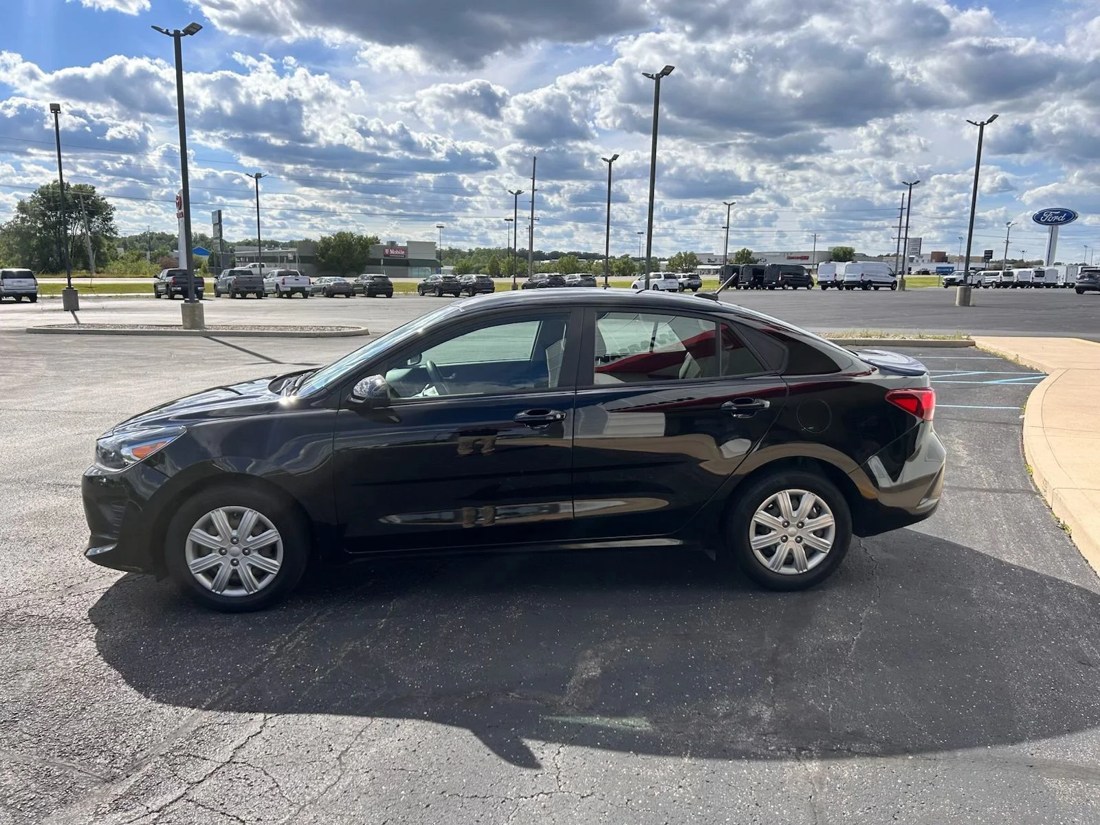 Used 2022 Black Kia LX image 5