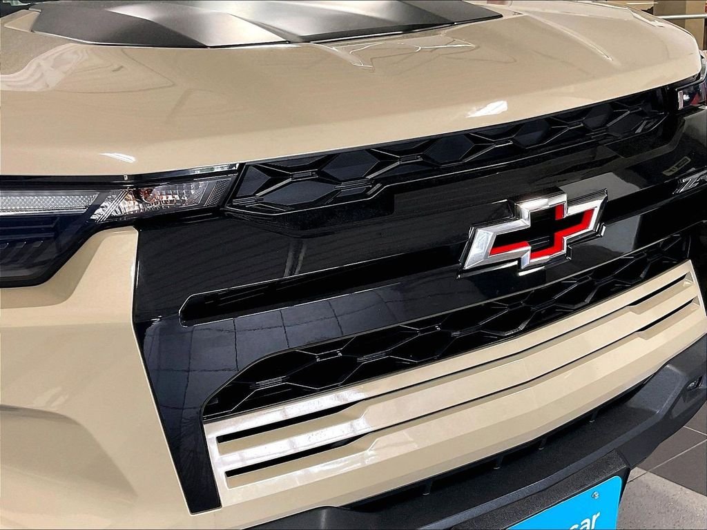 Used 2024 Beige Chevrolet ZR2 image 31