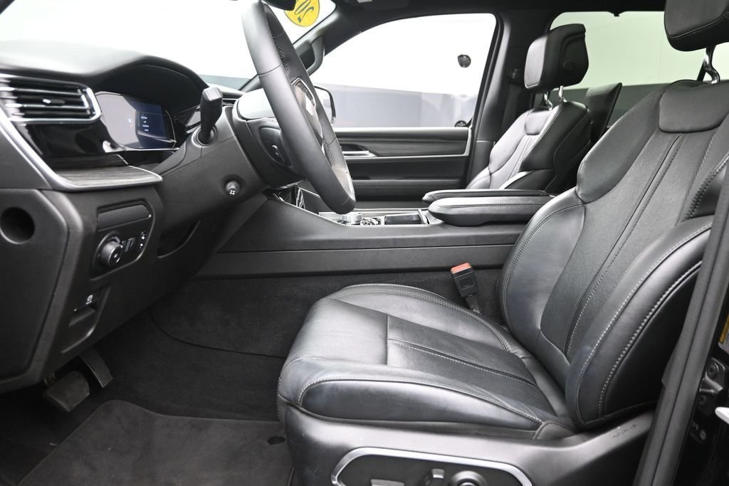Used 2023 Black Jeep Series III image 19