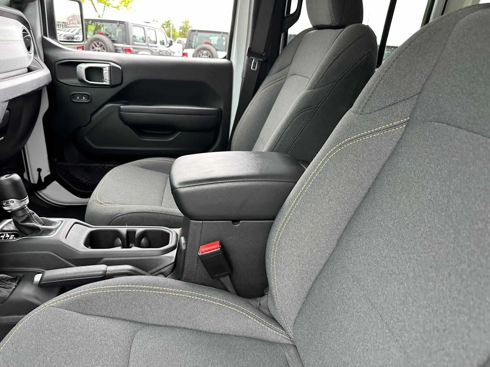 2025 Jeep Wrangler 4-Door Willys - Photo 20
