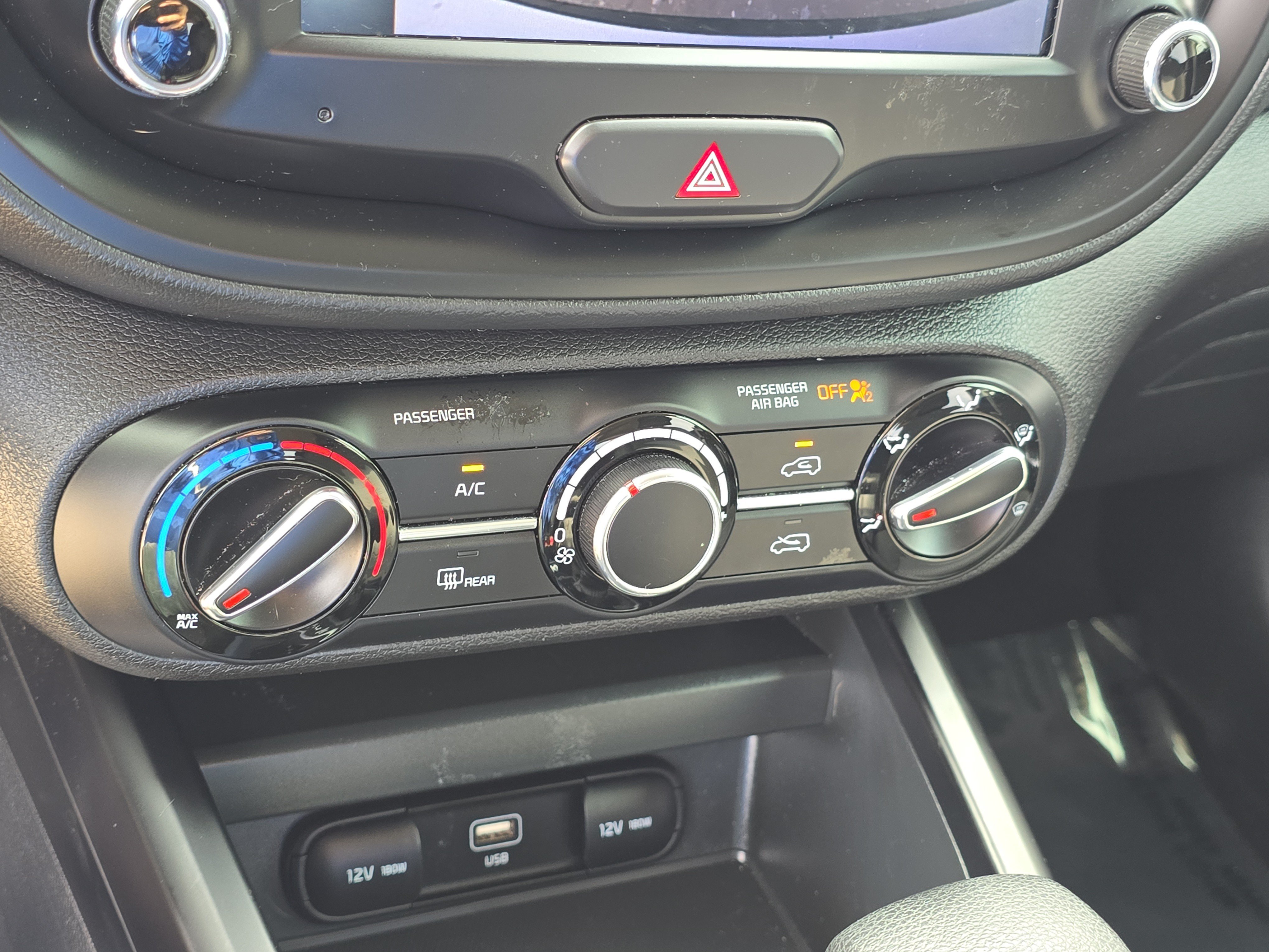 Used 2024 Snow White Pearl Kia LX image 25