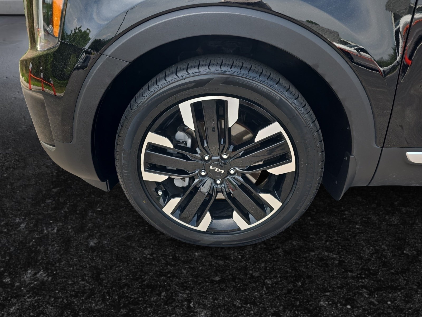 Used 2025 Black Kia SX-Prestige image 9
