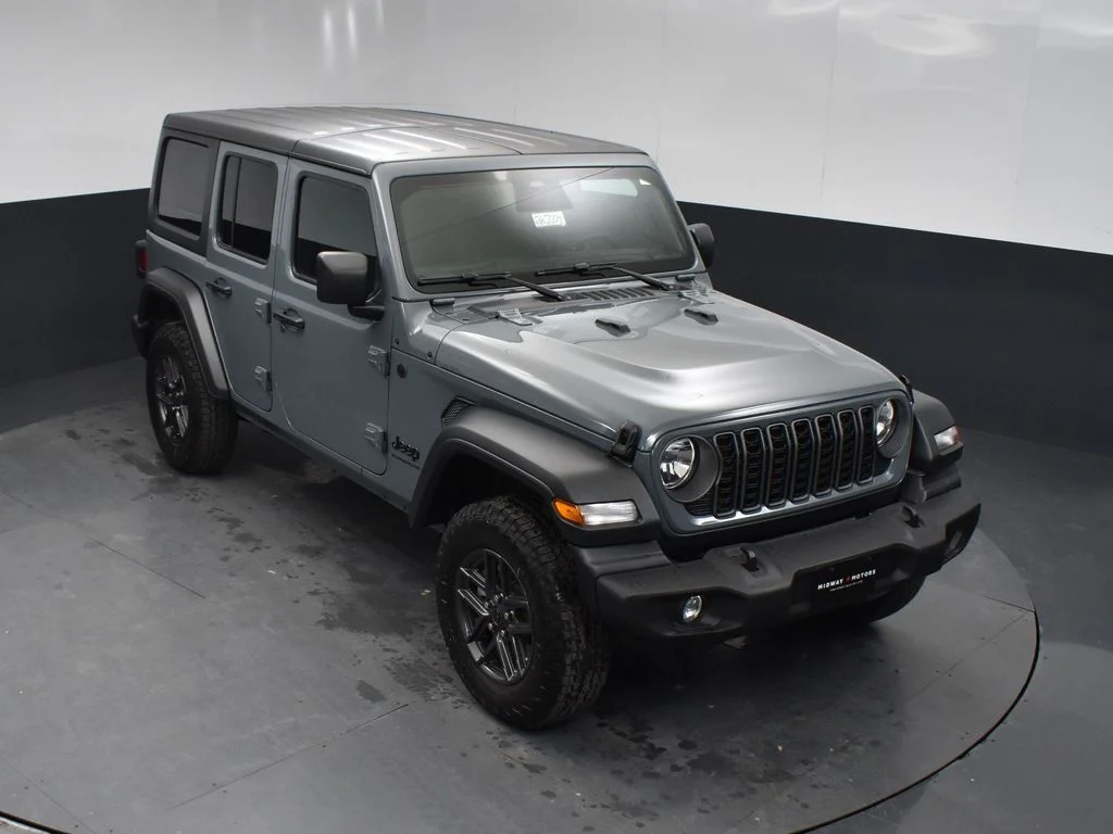 New 2026 Anvil Clearcoat Jeep Sport S image 31