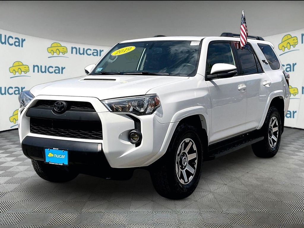 Used 2019 White Toyota SR5 image 3